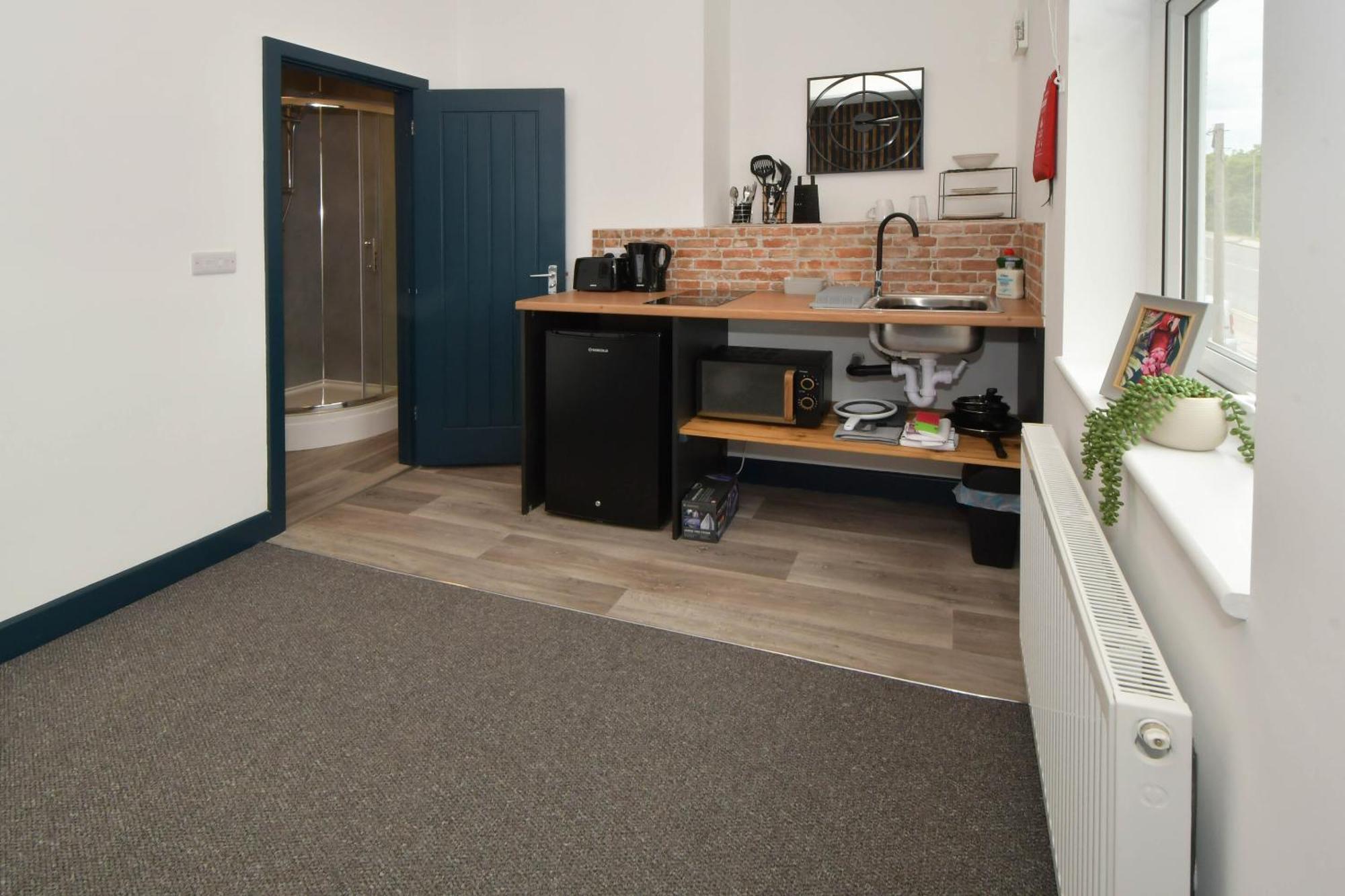 Stay At Shobnall Road Rooms And Studios Burton Exterior photo